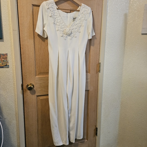 jeffrey & dara by linda hutley Pants - Vintage Size 6 Jeffrey & Dara Cream Jumpsuit with Floral And Lace Embellishments